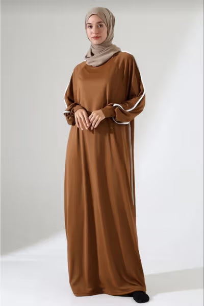 Modest Muslim Prayer Outfit for Women